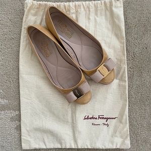 Salvatore Ferragamo Varina Flat [Size 5.5]
